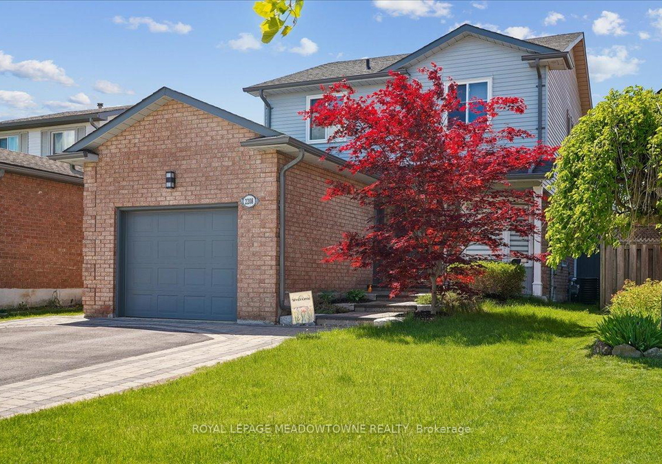 2208-hunt-crescent-burlington-ontario-w13420452