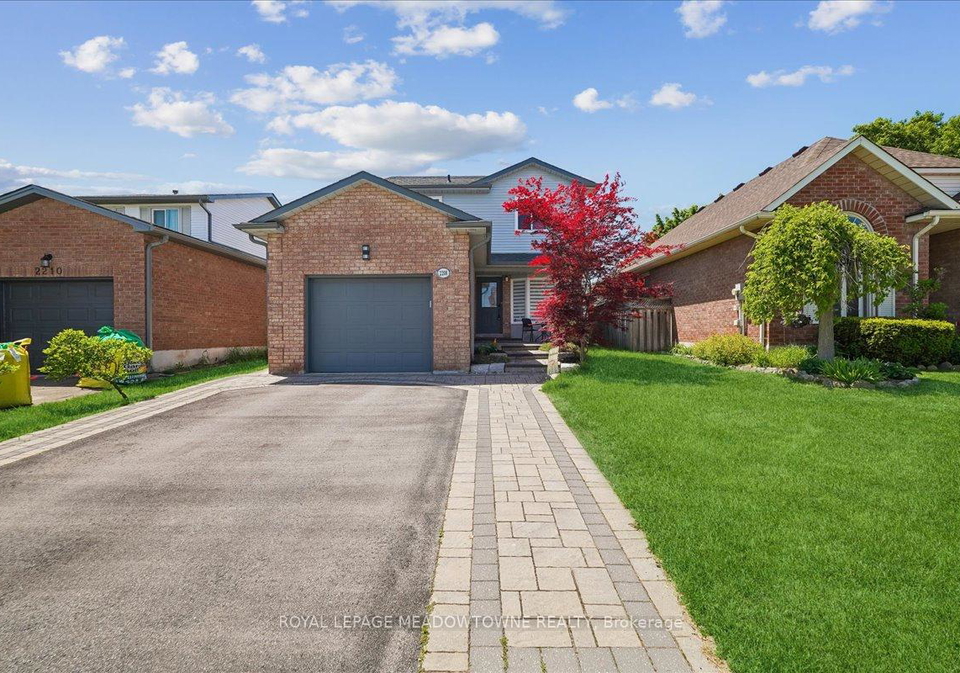 2208-hunt-crescent-burlington-ontario-w13420452