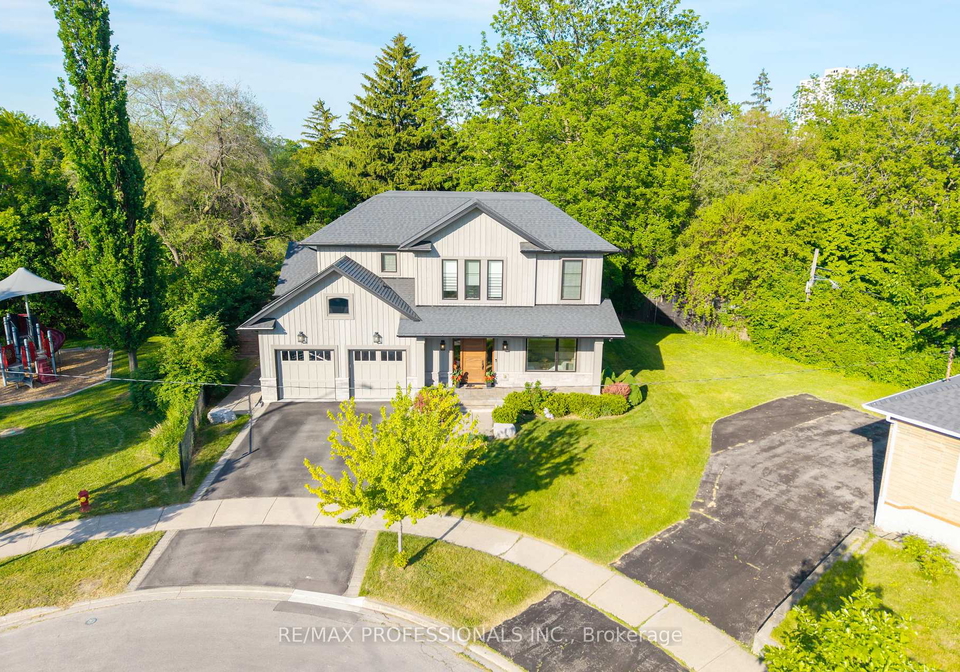 18-florence-drive-oakville-ontario-w13421044