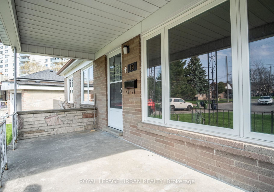19-battersea-crescent-north-york-ontario-w13421140