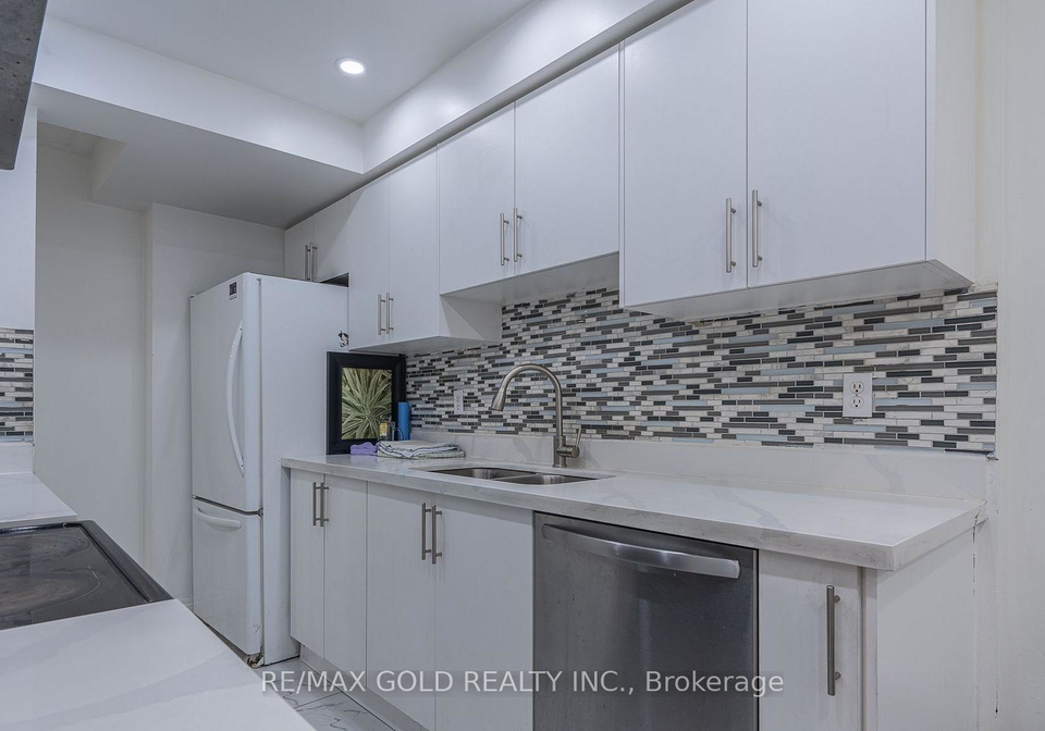 102-bunchberry-way-brampton-ontario-w13421228