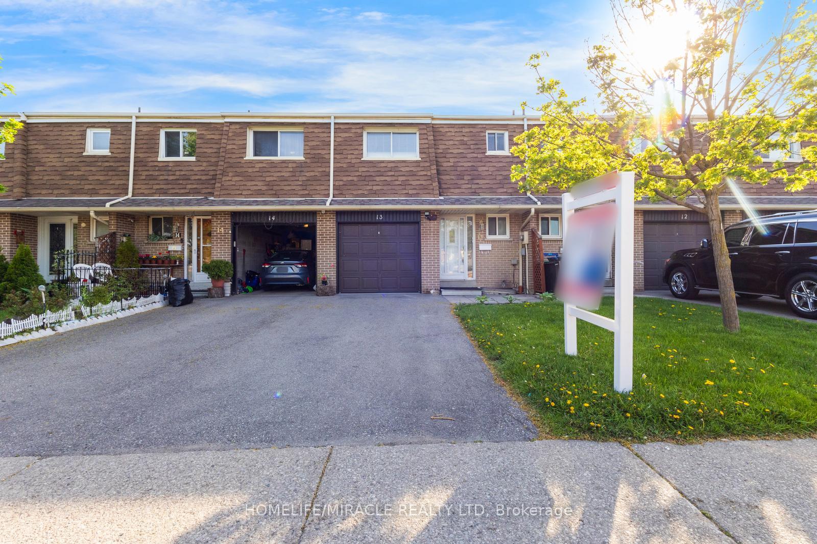 7450-darcel-avenue-mississauga-ontario-w13421372