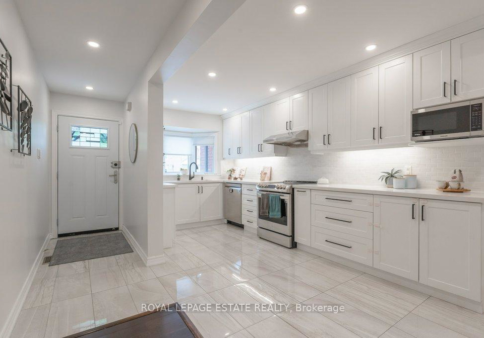 539-galaxy-court-mississauga-ontario-w13421554