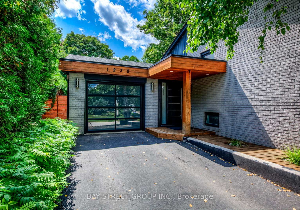 1238-landfair-crescent-oakville-ontario-w13421692