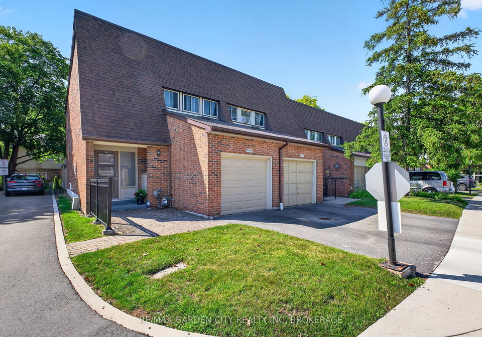 300palmer-drive-burlington-ontario-w13422072