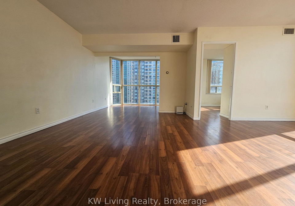 285-enfield-place-mississauga-ontario-w13422116