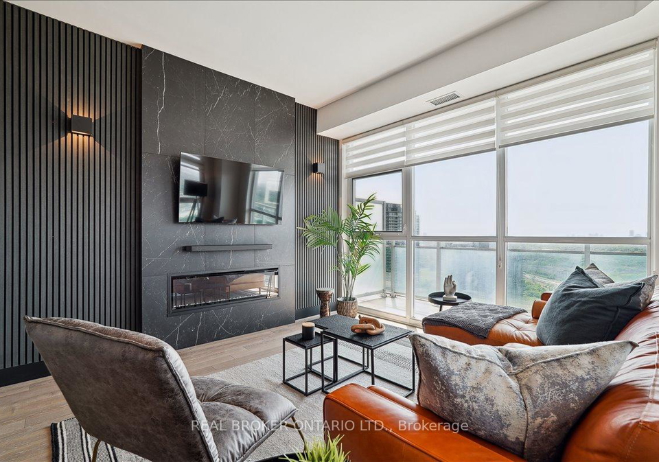 33-shore-breeze-drive-etobicoke-ontario-w13422362