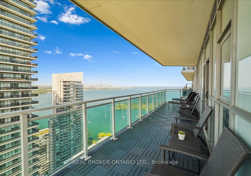 33-shore-breeze-drive-etobicoke-ontario-w13422362