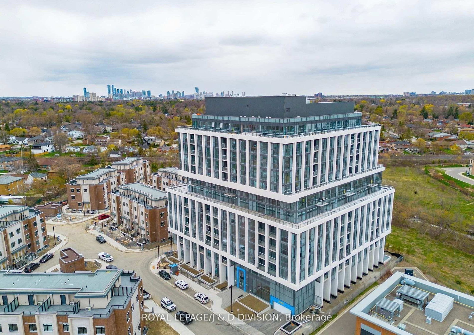 1063-douglas-mccurdy-common-mississauga-ontario-w13422466