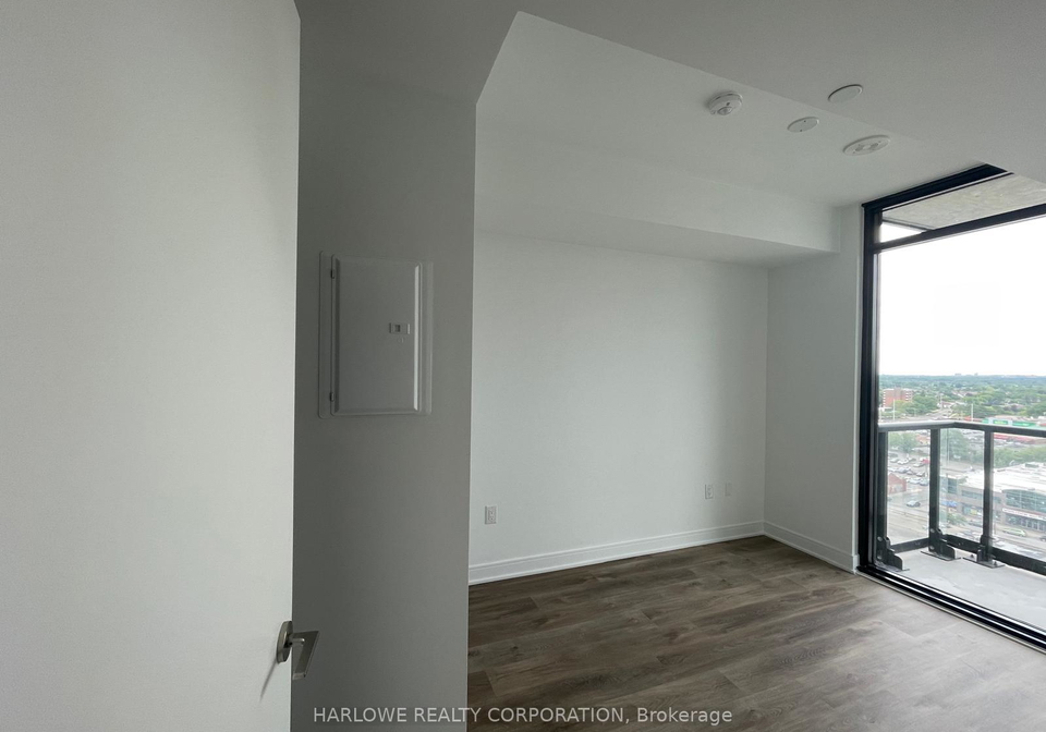 86-dundas-street-e-mississauga-ontario-w13422516