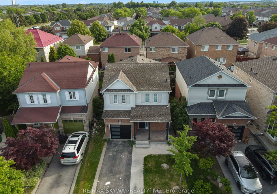 92-charleswood-circle-brampton-ontario-w13422856