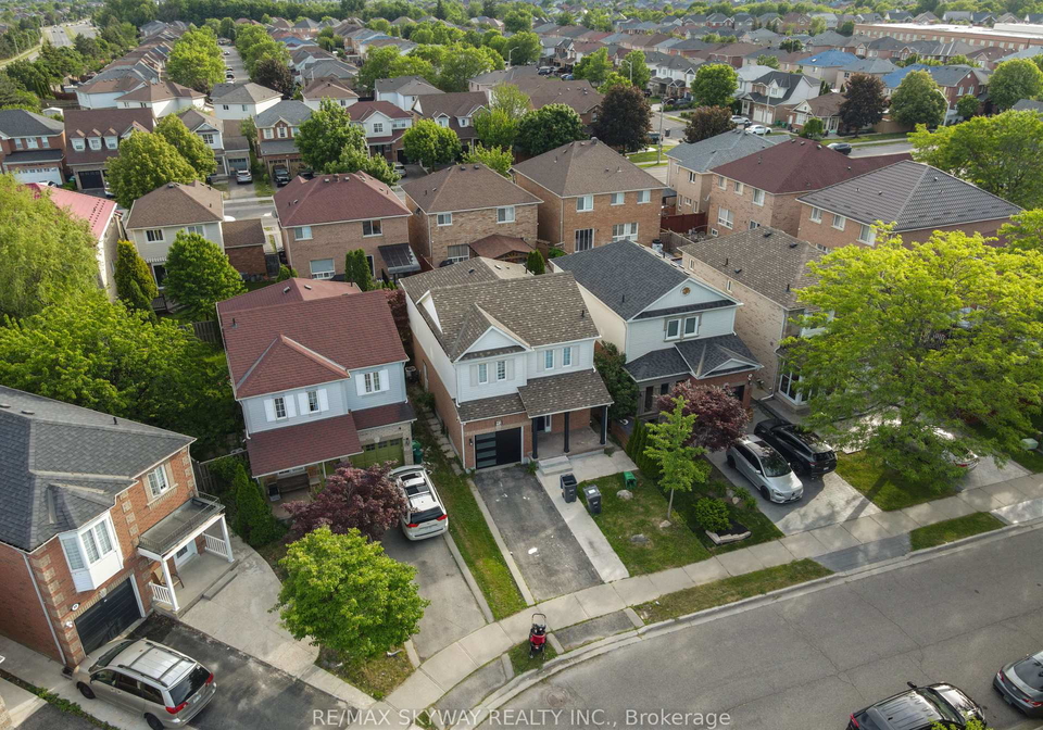 92-charleswood-circle-brampton-ontario-w13422856