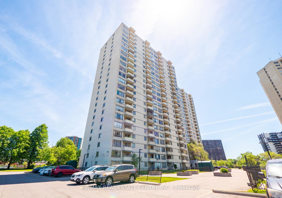 320-dixon-road-etobicoke-ontario-w13423034