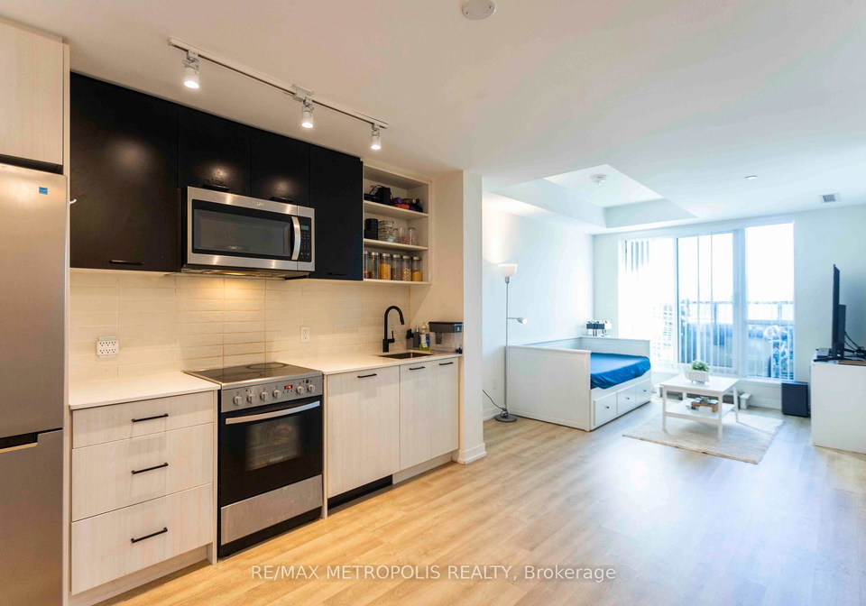 2300-st-clair-avenue-w-toronto-ontario-w13423248