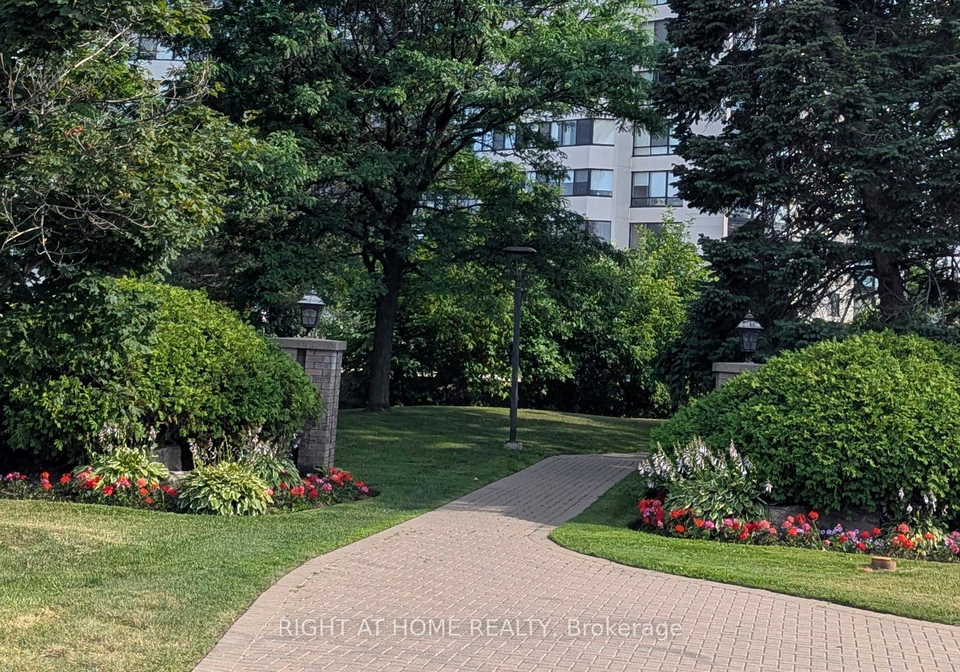 1360-rathburn-road-e-mississauga-ontario-w13423276