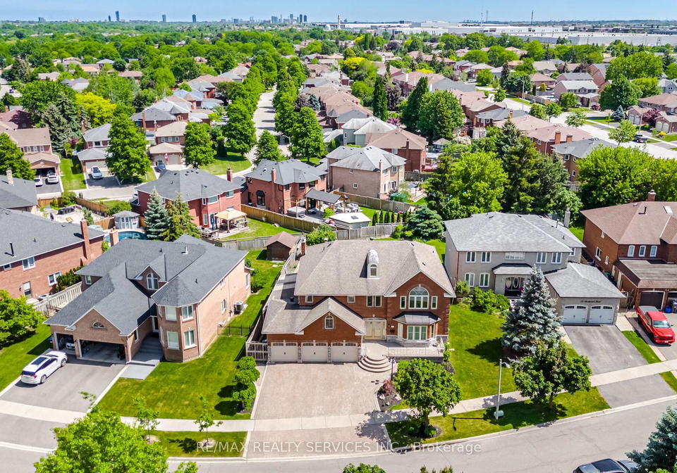 36-shadywood-road-brampton-ontario-w13423420