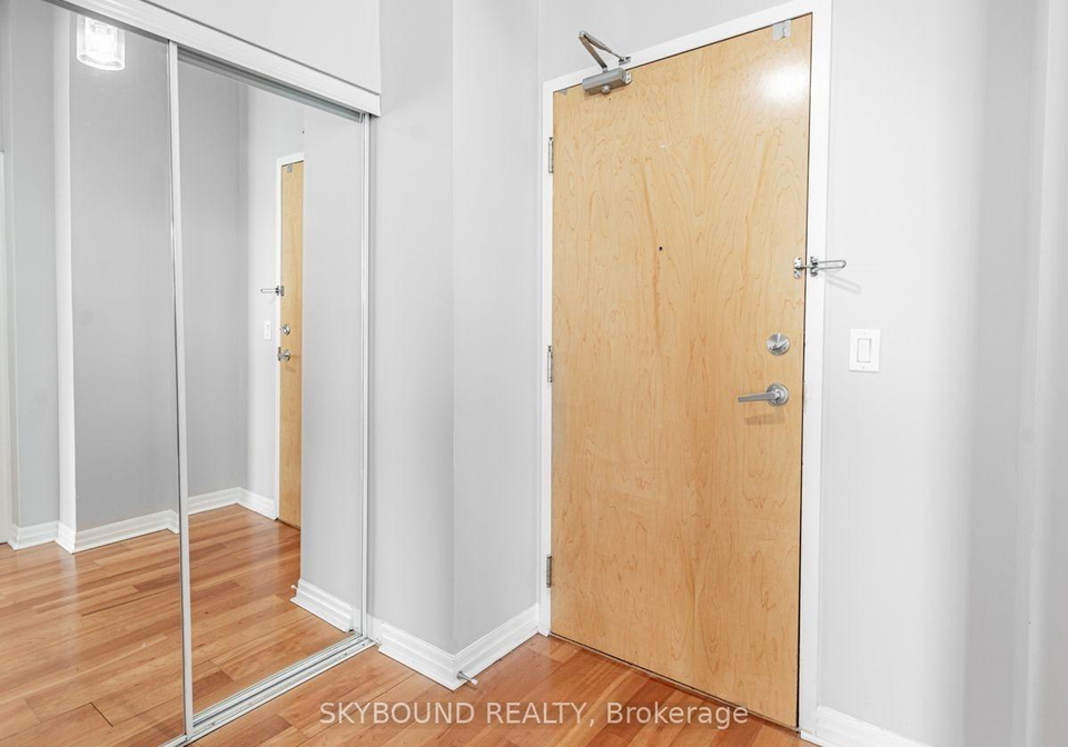 220-burnhamthorpe-road-mississauga-ontario-w13423460