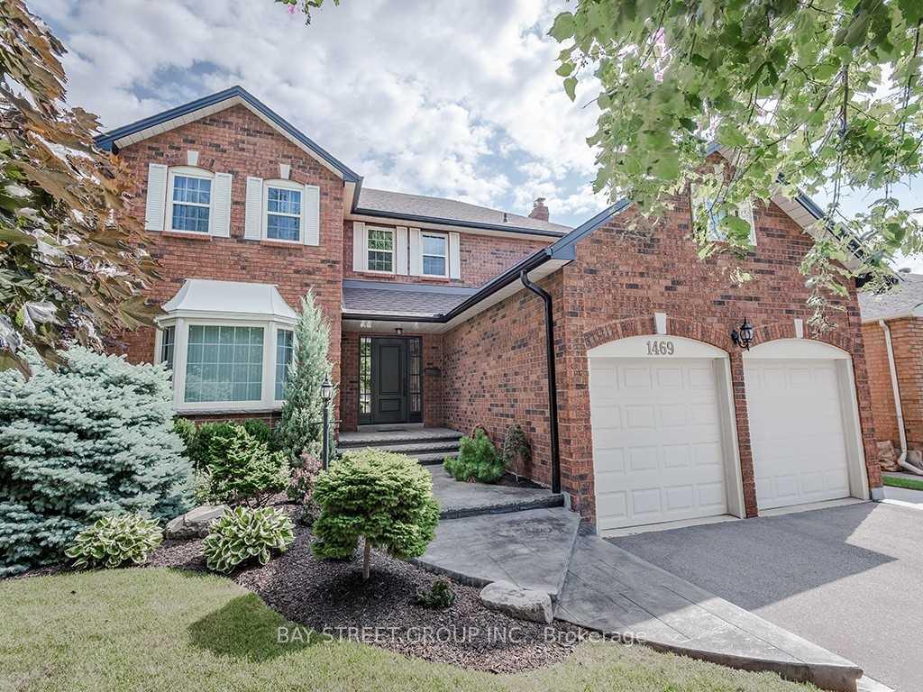 1469-sprucewood-terrace-oakville-ontario-w13423676