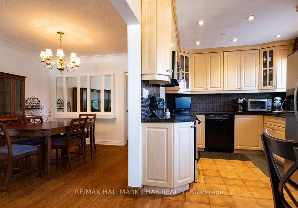 189-sentinel-road-york-ontario-w13423902