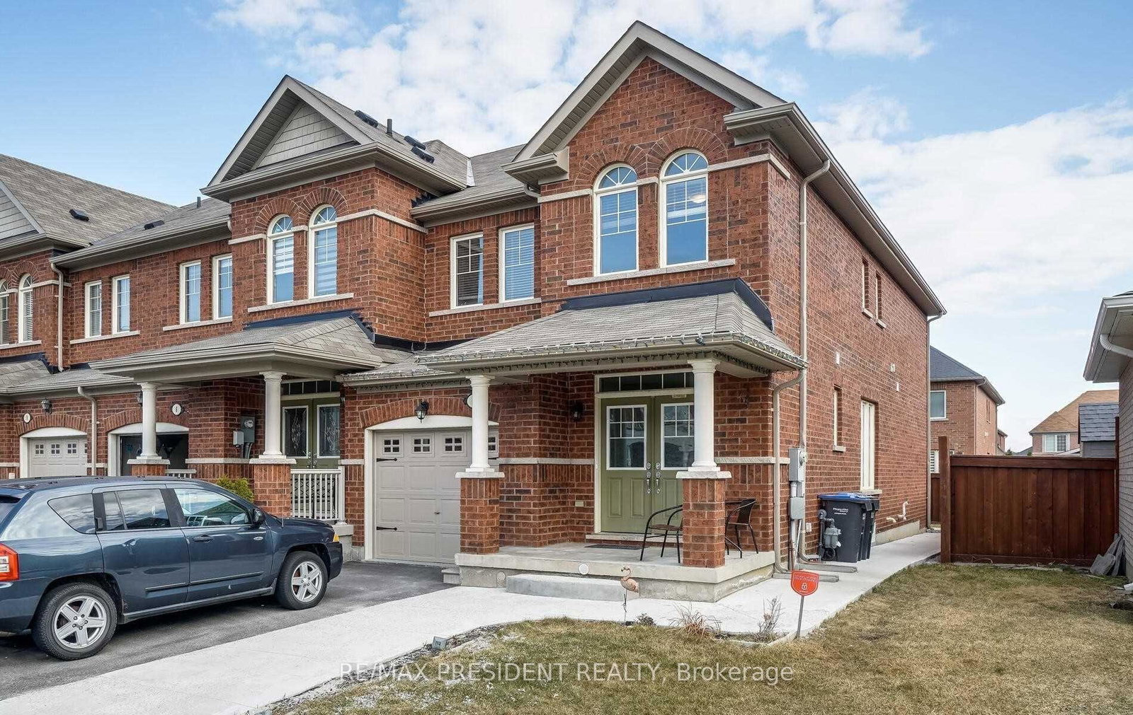 4-pendulum-circle-brampton-ontario-w13424104