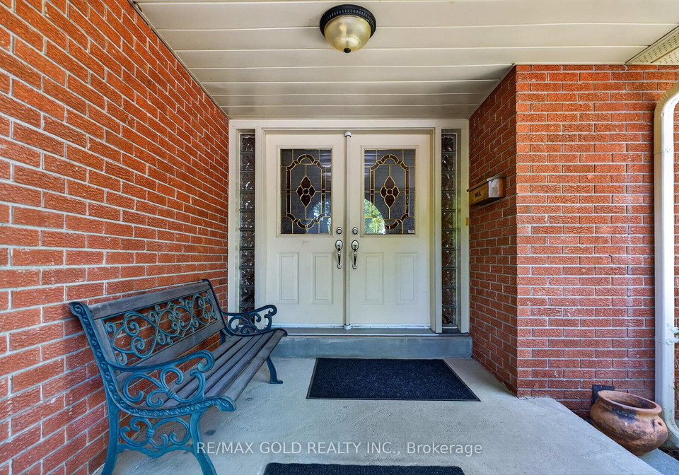 14-cairnmore-court-brampton-ontario-w13424582