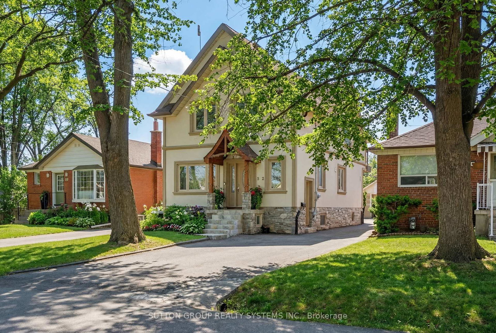 32-green-lanes-etobicoke-ontario-w13424922