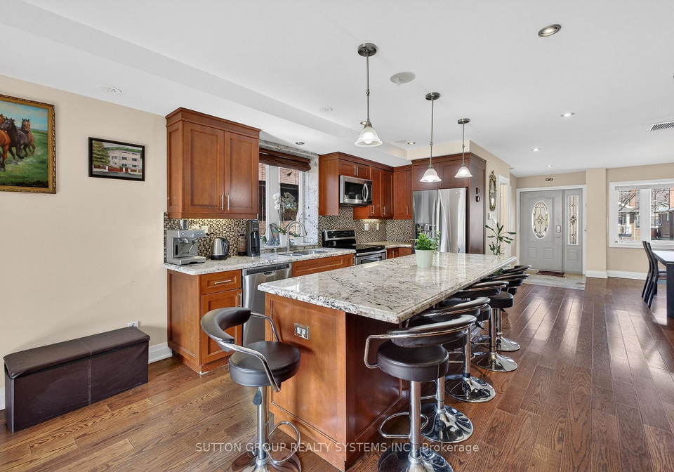 32-green-lanes-etobicoke-ontario-w13424922