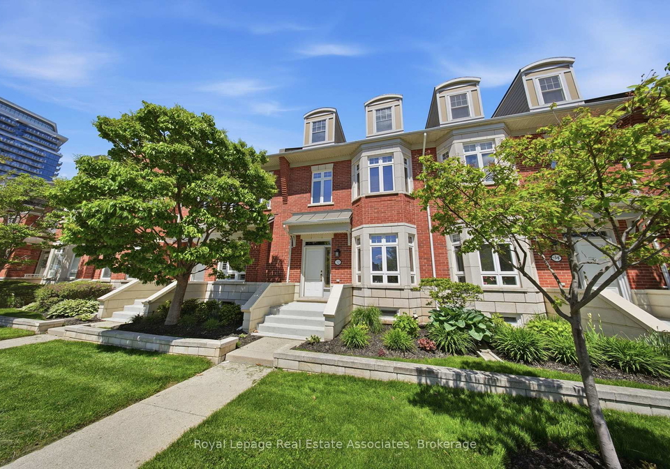 32-st-lawrence-drive-mississauga-ontario-w13425032
