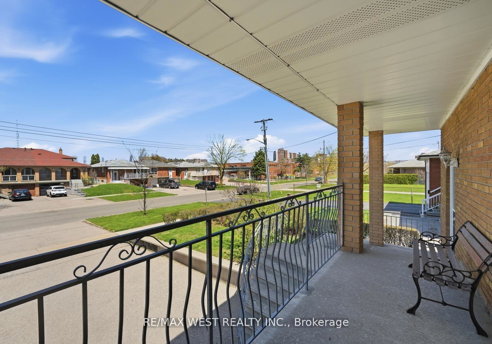 111-shoreham-drive-york-ontario-w13425174