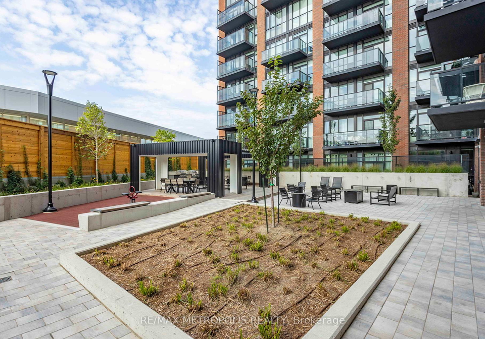 2300-st-clair-avenue-w-toronto-ontario-w13425318