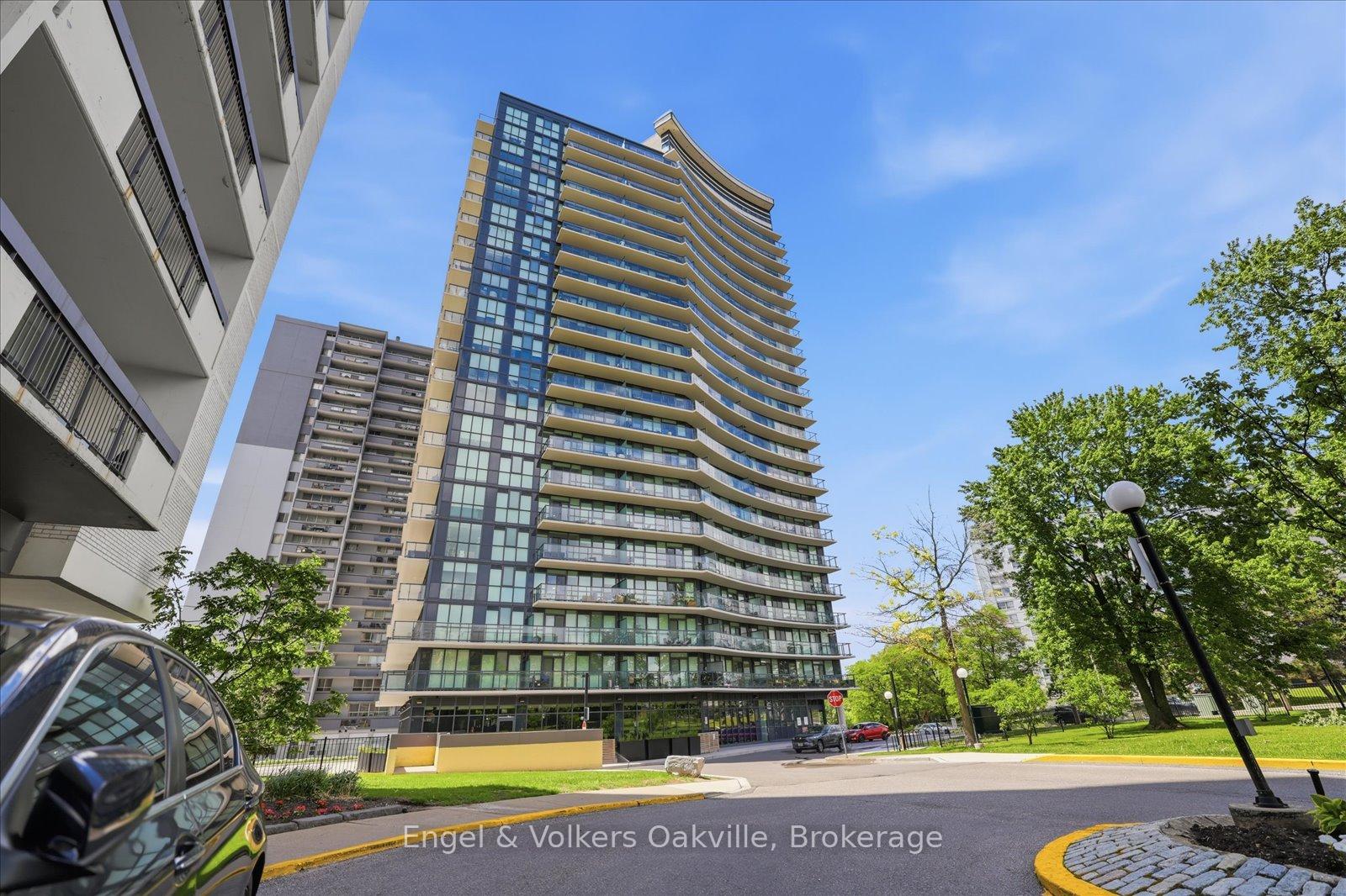 1461-lawrence-avenue-w-north-york-ontario-w13426274