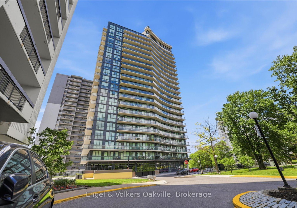1461-lawrence-avenue-w-north-york-ontario-w13426274