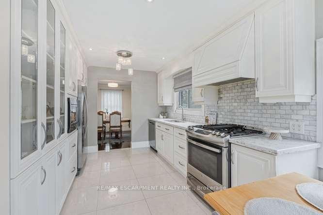 56-cavendish-crescent-brampton-ontario-w13426714
