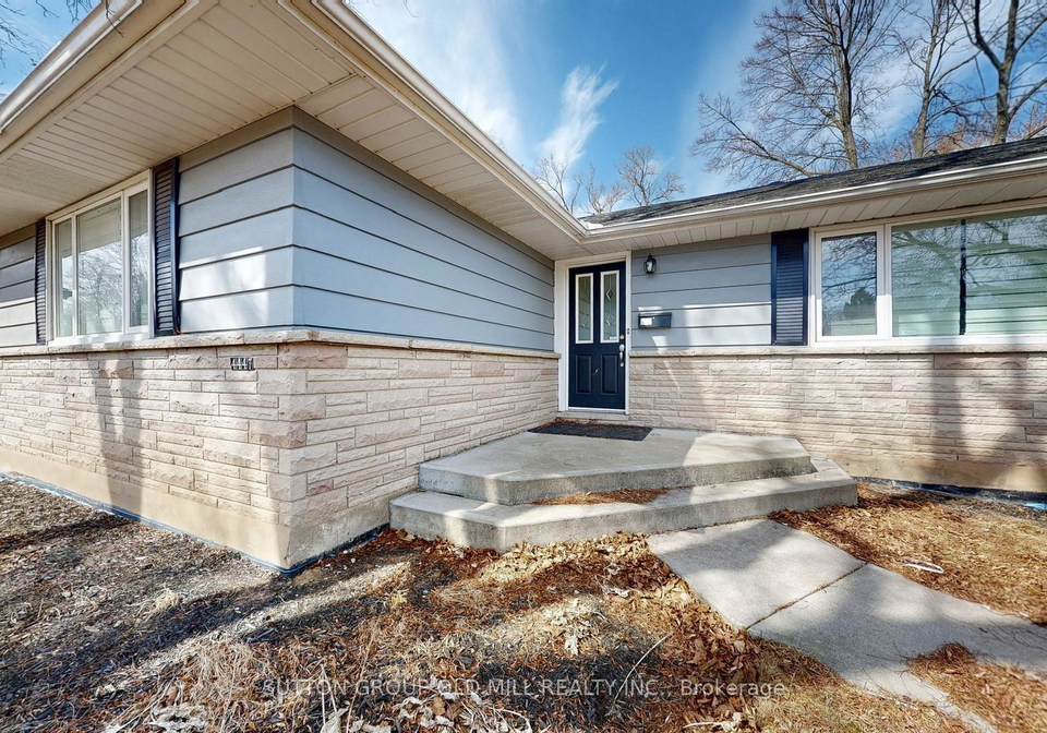 4447-spruce-avenue-burlington-ontario-w13426770
