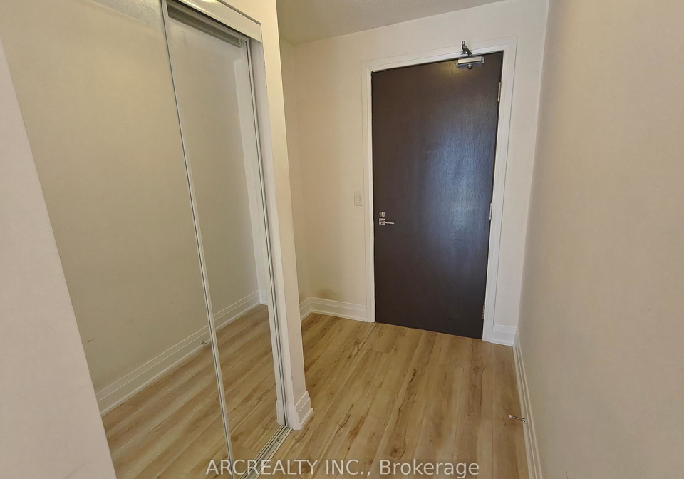 1-de-boers-drive-york-ontario-w13427084