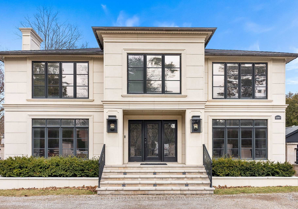 1347-queen-victoria-avenue-mississauga-ontario-w13427086