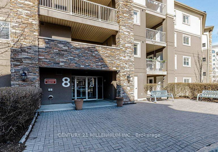 8-dayspring-circle-brampton-ontario-w13427168