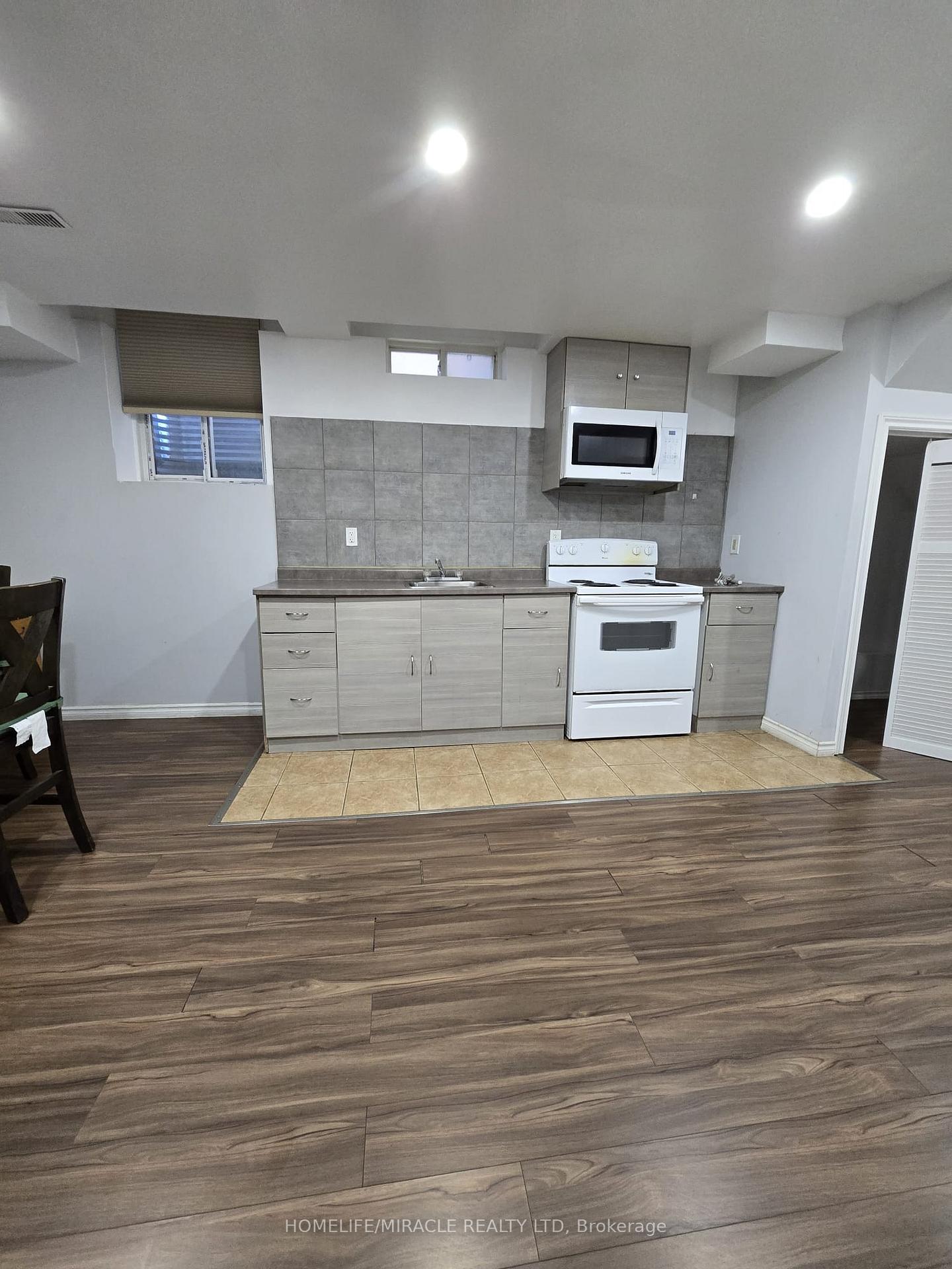 21-chalkfarm-crescent-brampton-ontario-w13427584