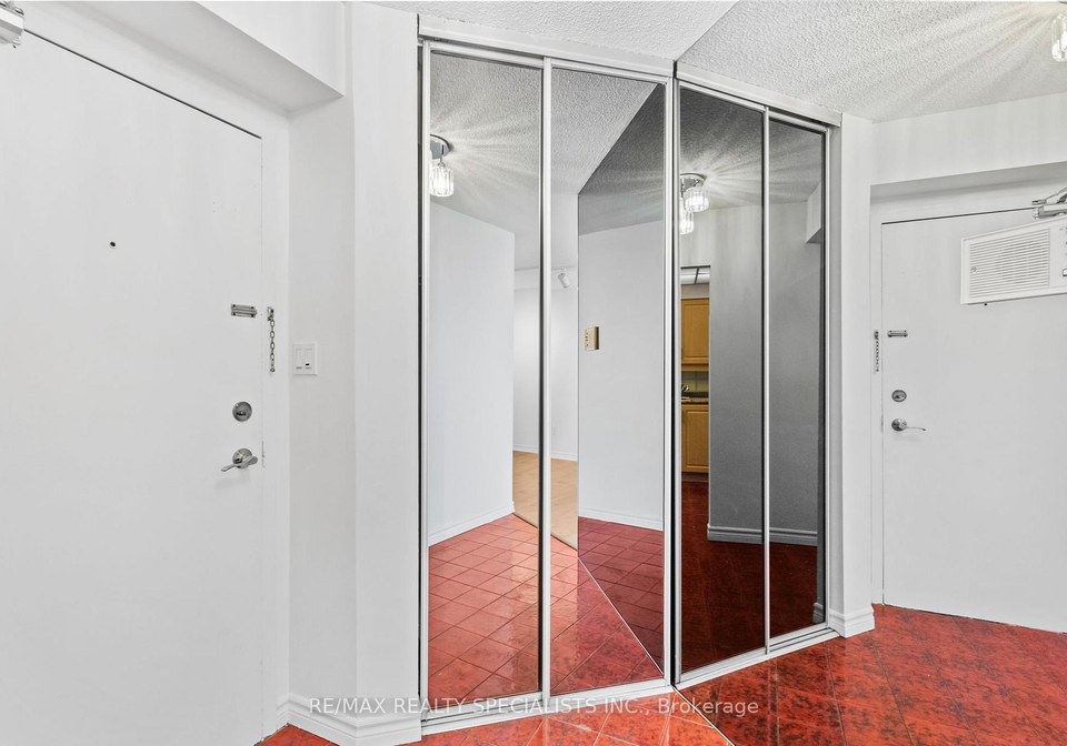 330-dixon-road-etobicoke-ontario-w13427920