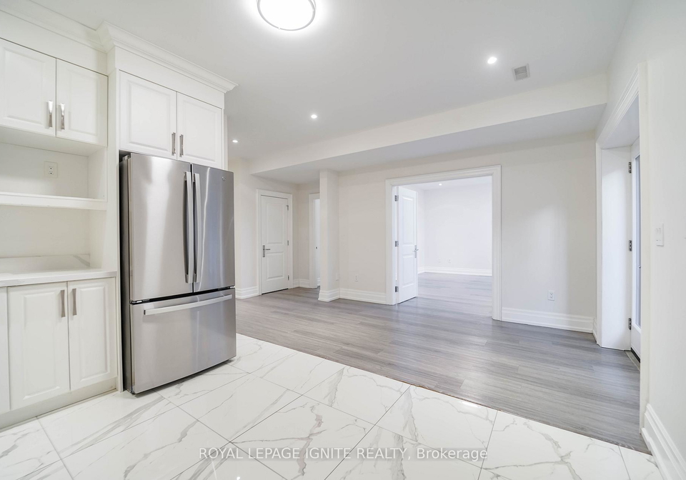 300-cornelius-parkway-york-ontario-w13428302