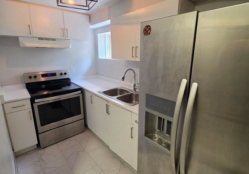 7009-lessard-lane-mississauga-ontario-w13428380