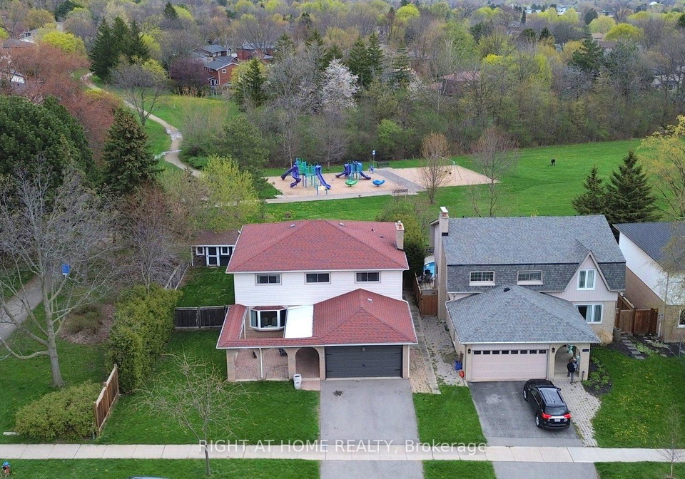 2451-sinclair-circle-burlington-ontario-w13429872