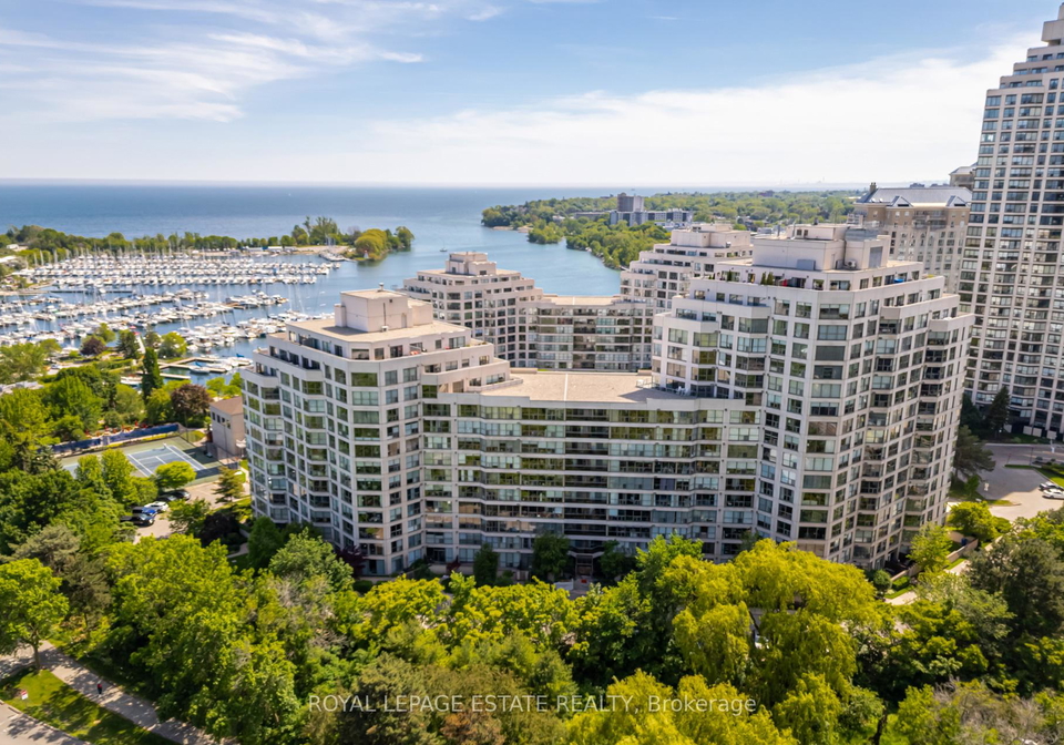 2261-lake-shore-boulevard-w-etobicoke-ontario-w13430258