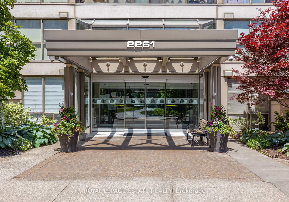 2261-lake-shore-boulevard-w-etobicoke-ontario-w13430258