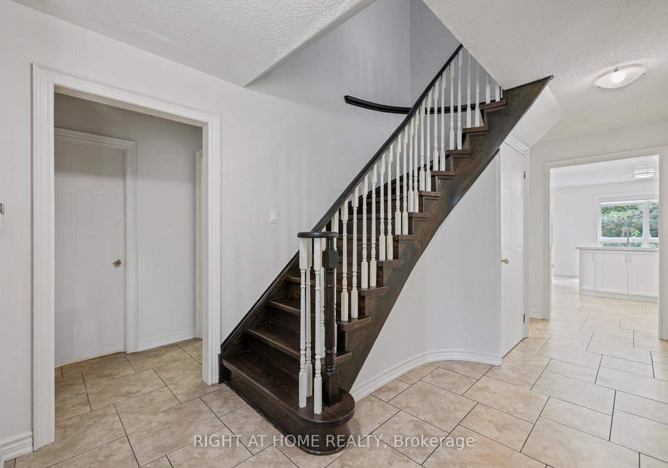 25-vivians-crescent-brampton-ontario-w13430762