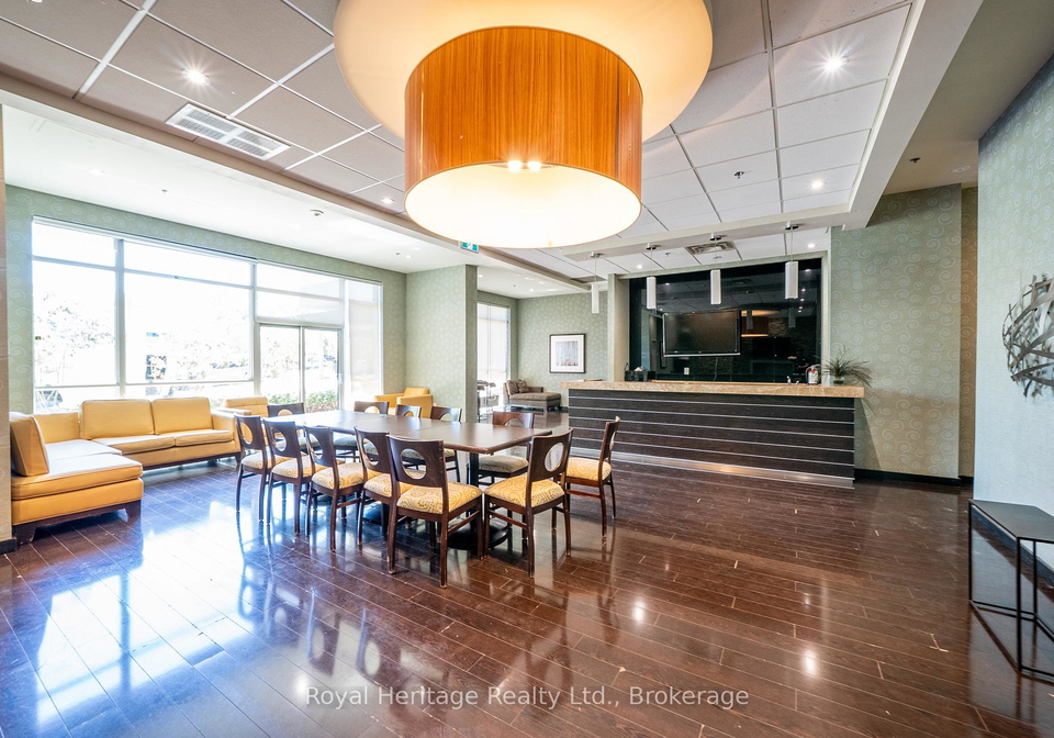 215-queen-street-e-brampton-ontario-w13431204