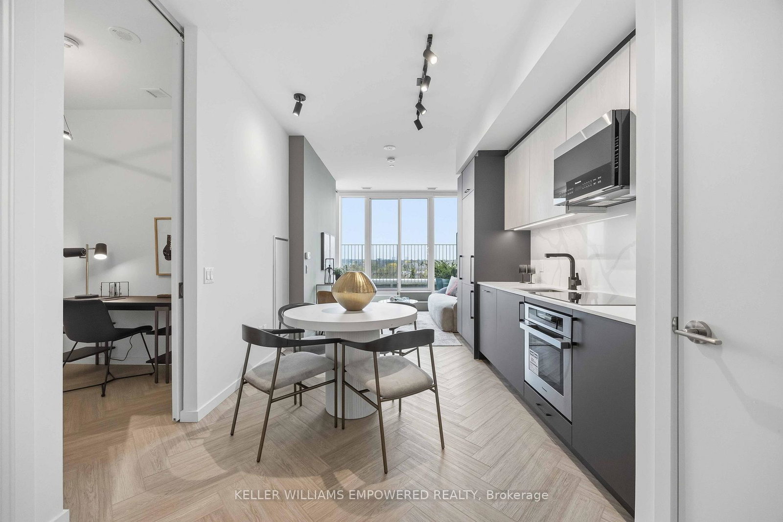 689-the-queensway-street-etobicoke-ontario-w13431562