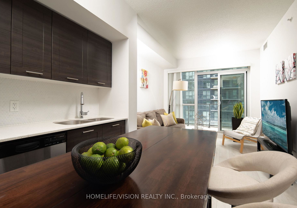 2220-lake-shore-boulevard-w-etobicoke-ontario-w13431682