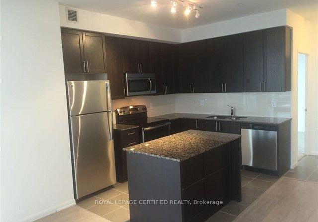830-lawrence-avenue-w-north-york-ontario-w13431794