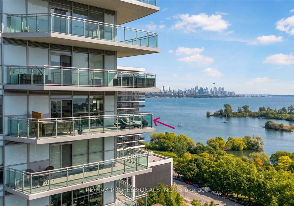 33-shore-breeze-drive-etobicoke-ontario-w13431818